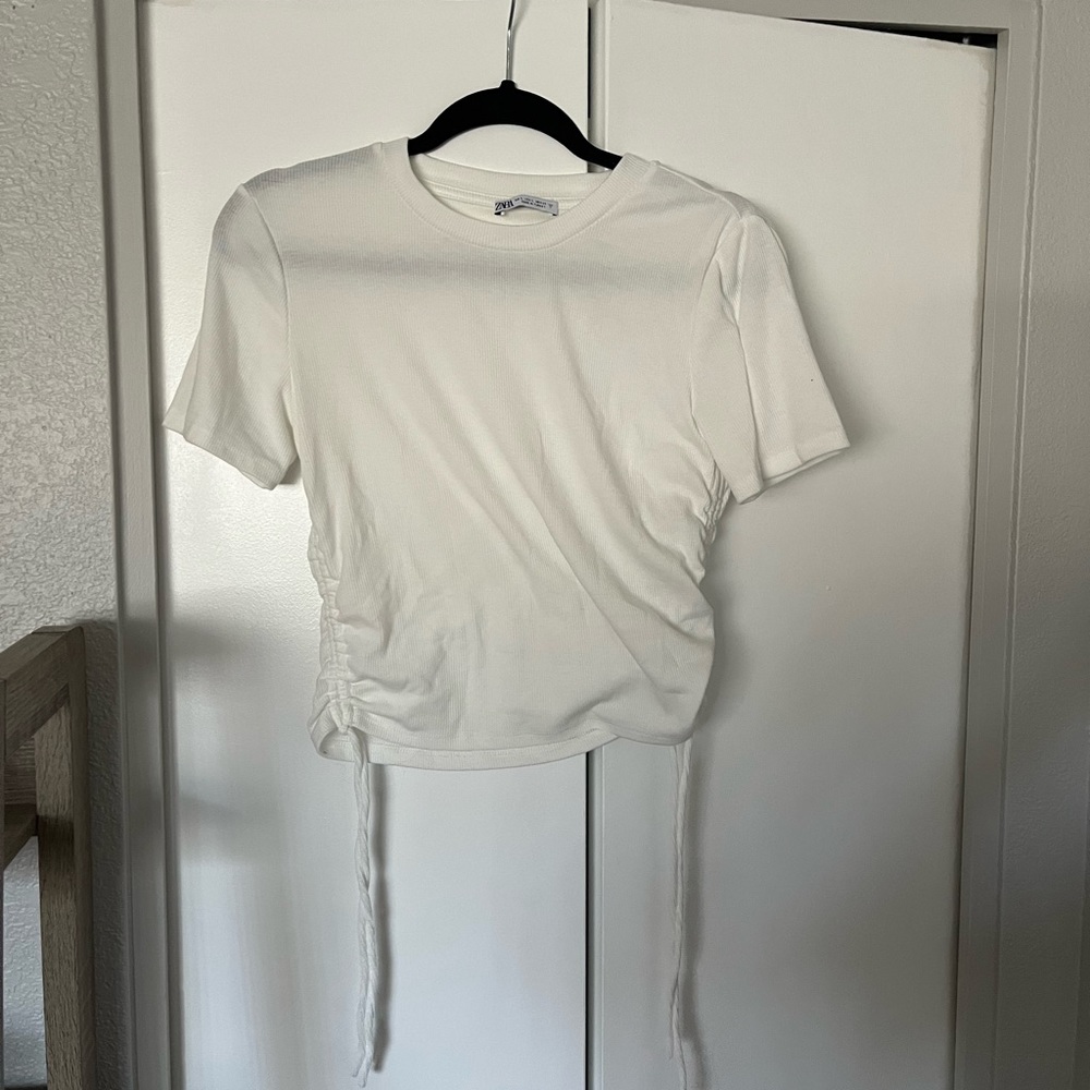 Zara White Cropped Tee w/Cinched Sides
